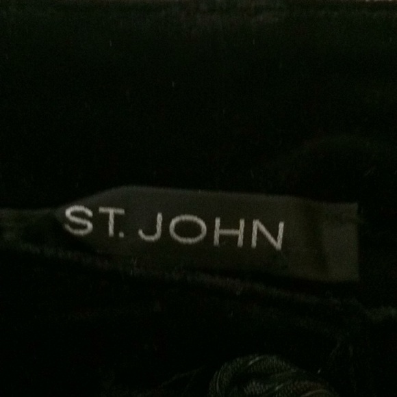 St. John Designer Black Velvet Pants Size 8 - Picture 3 of 4